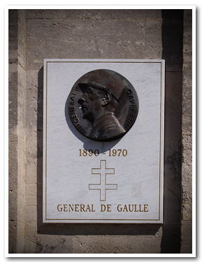 フランス大統領シャルル・ド・ゴールの碑