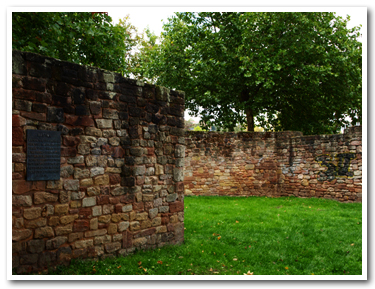 かつての城壁跡