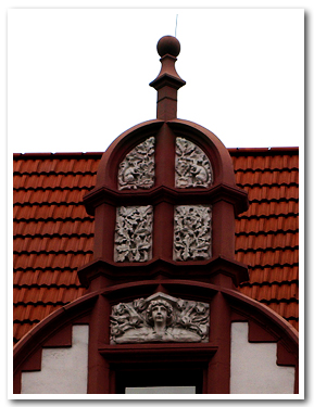 パウル＝マリエン＝通りの建物の装飾