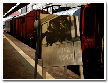 ザールブリュッケン中央駅に停車中の"記憶の列車"号入り口